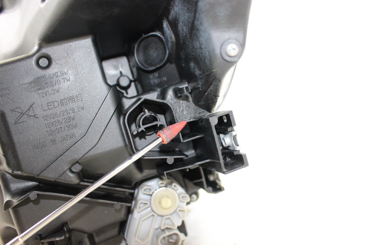 フォレスター SK9 LED ADV用 ヘッドライト 右 右側 コイト 100-6040L 