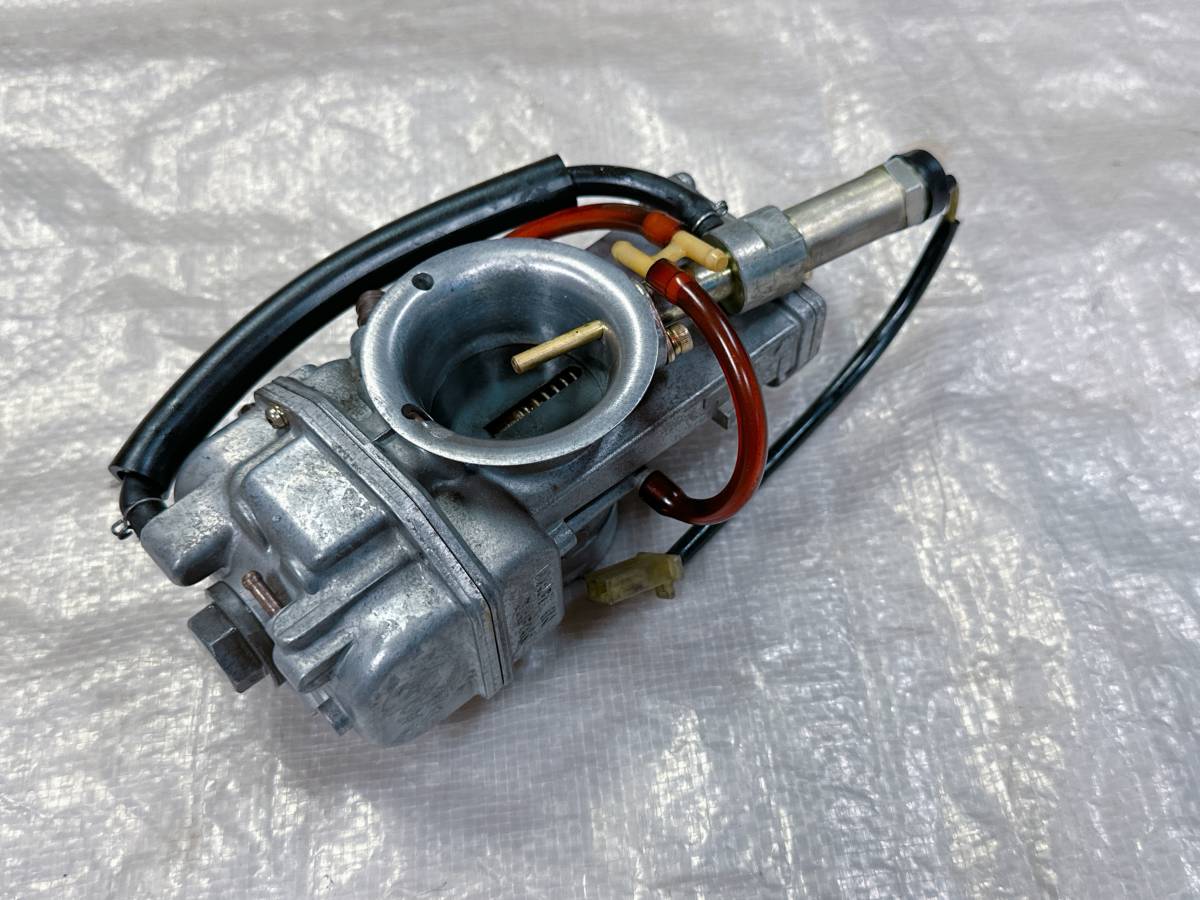 新品☆バリオス／II(ZR250A／B)☆純正インシュレーター 【公式
