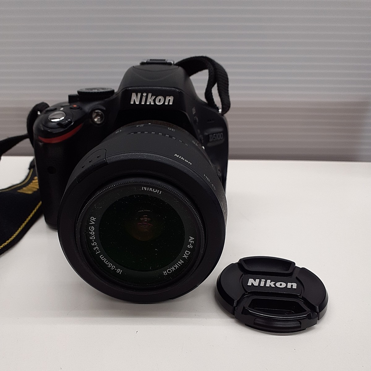 Nikon ニコン D5100 / レンズ AF-S DX NIKKOR 18-55mm 1:3.5-5.6G VR