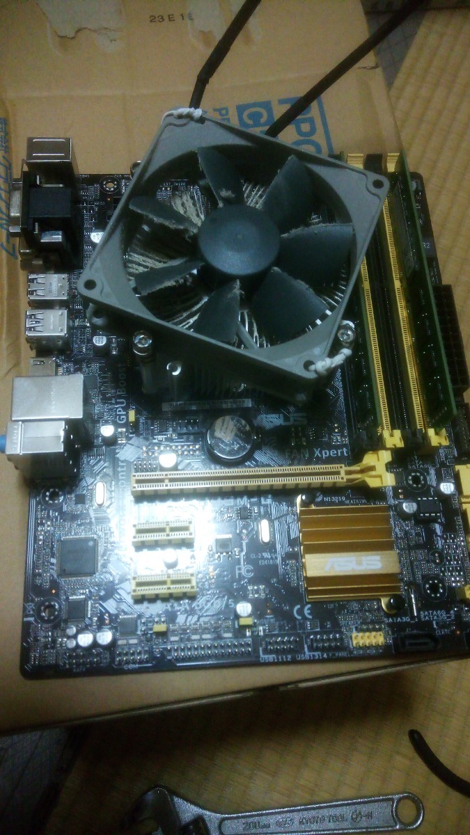 未使用に近い ASUS B85M-G【 MicroATX マザーボード】Intel B85 LGA1150 正常に動作 i7 4790 ddr3 16gb 1600mhz おまけ