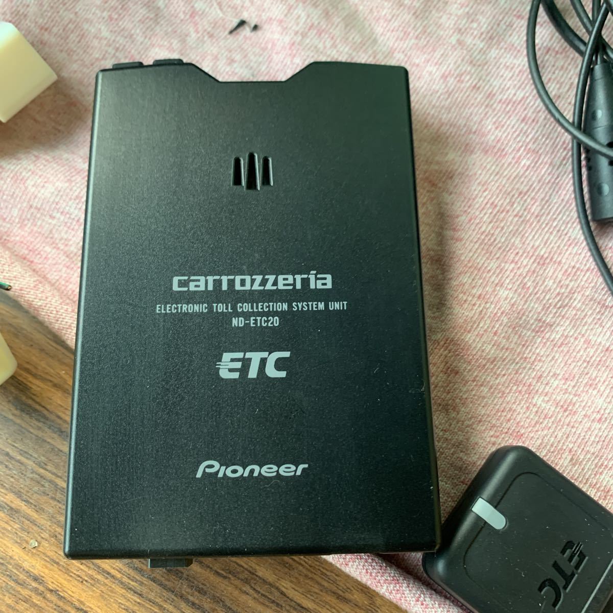 カロッツェリア carrozzeria メモリーナビ AVIC-RZ06 ETC 30プリウス