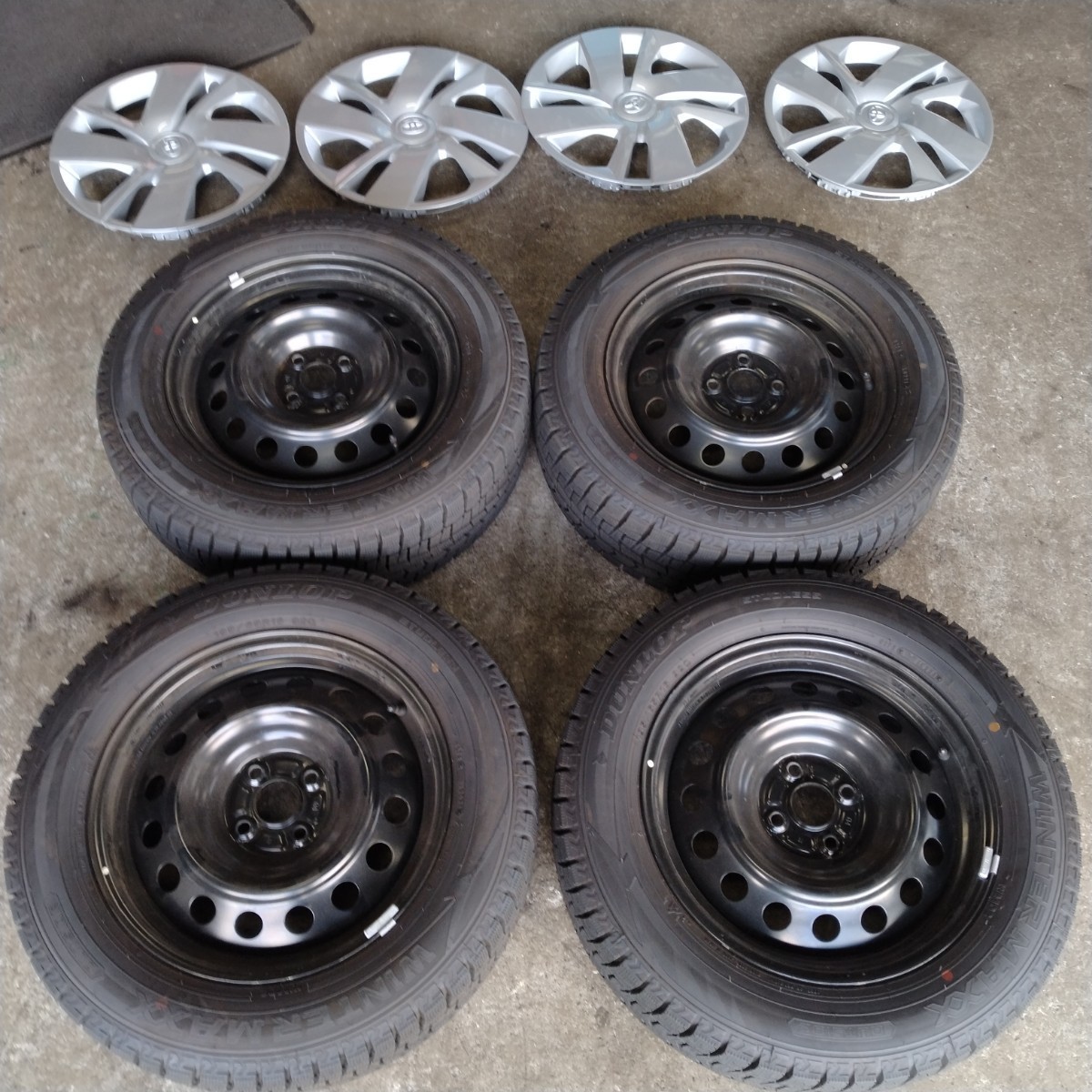 トヨタ ライズ装着 195/65R16 ダンロップ ウインターマックス 純正 