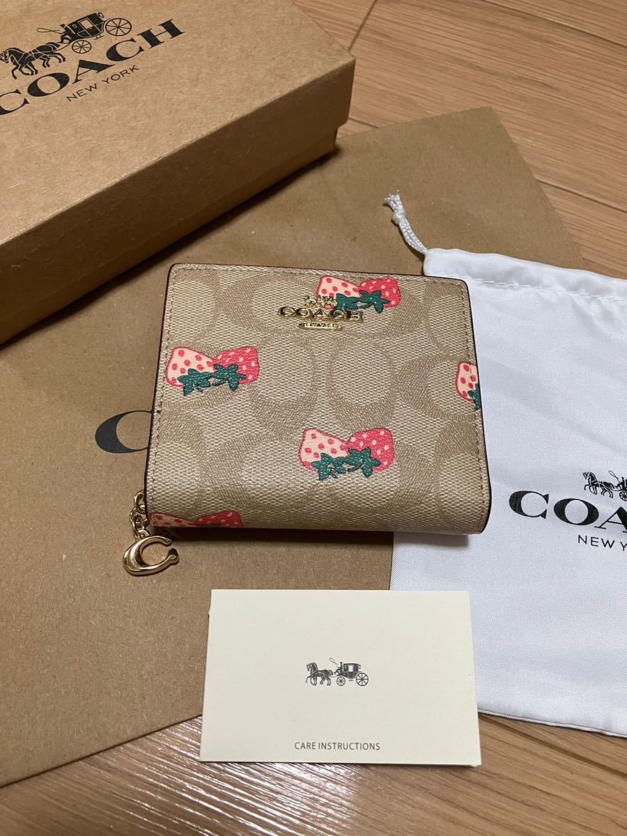 68［1円スタート］新品未使用　いちごシグネチャー　二つ折り財布　ミニ財布　coach コーチ