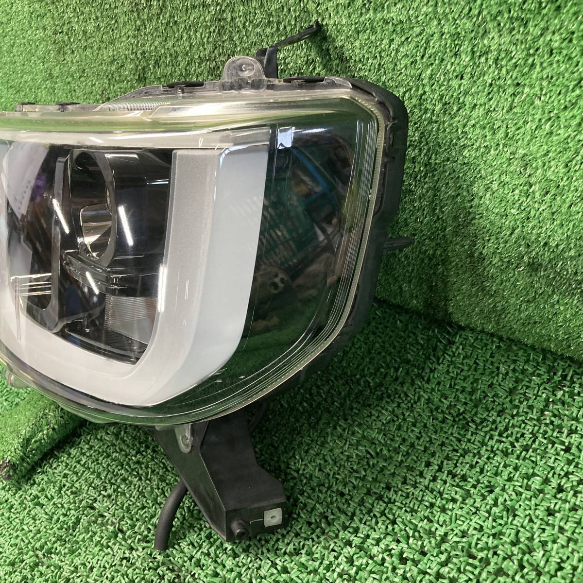 ♪ ピクシスメガ G LA700A 左 ヘッドランプ ヘッドライト スタンレイ