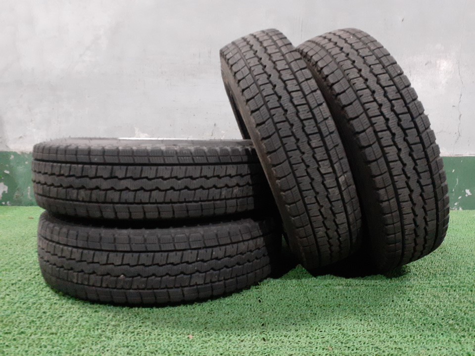 ダンロップ WINTERMAXX SV01 155/80R14 4本セット ホイール付き 売切(スタッドレスタイヤ)｜売買されたオークション情報、yahooの商品情報をアーカイブ公開 - オークファン 4穴