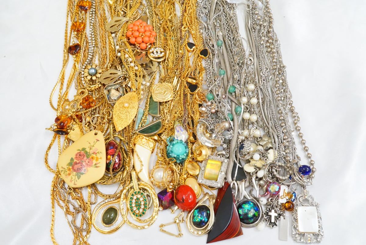 D271 海外製含む ゴールドカラーなど ヴィンテージ ネックレス アクセサリー ビンテージ 大量 まとめて おまとめ まとめ売り ペンダント