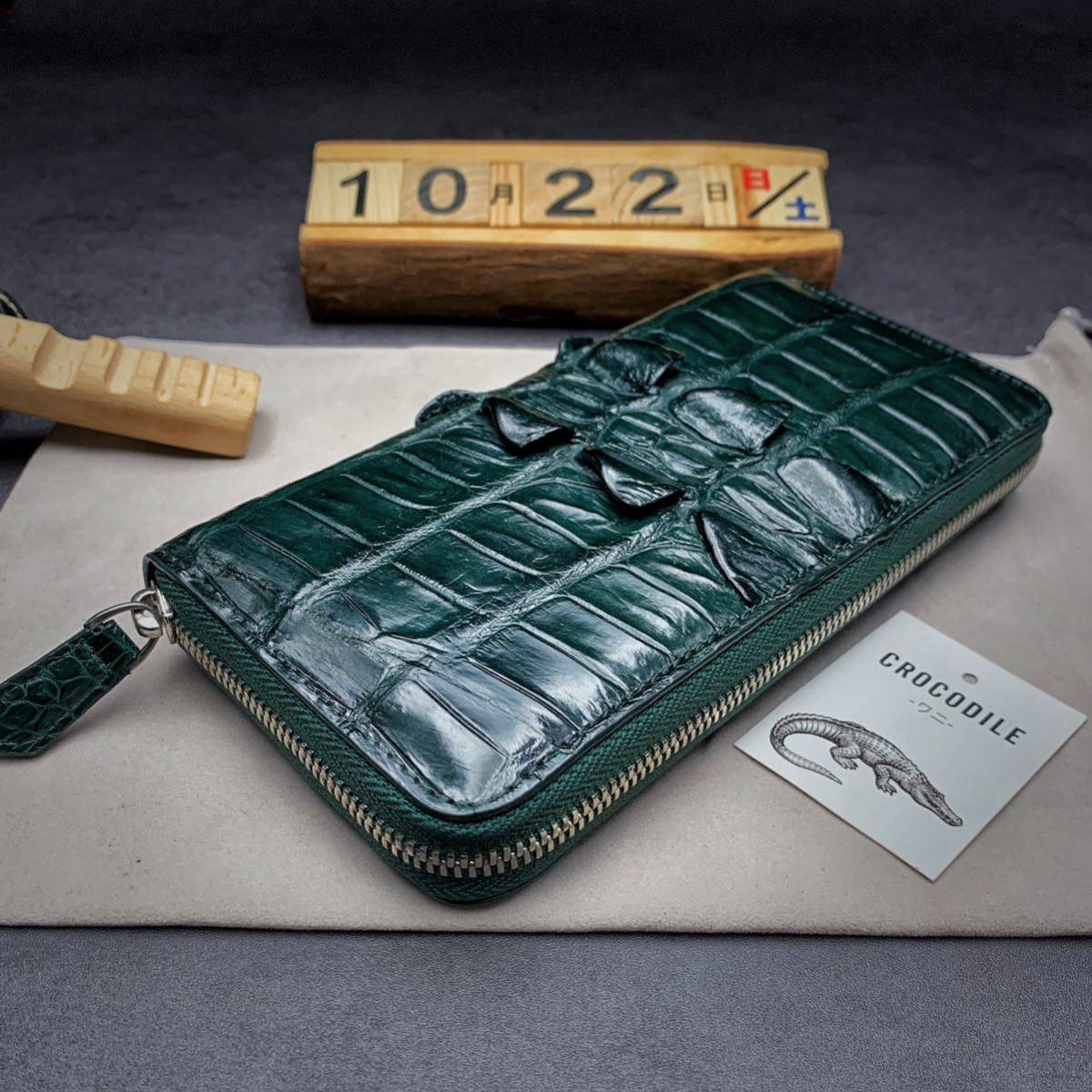 大容量】クロコダイル 背革使用 ラウンドファスナー 長財布 一枚革  