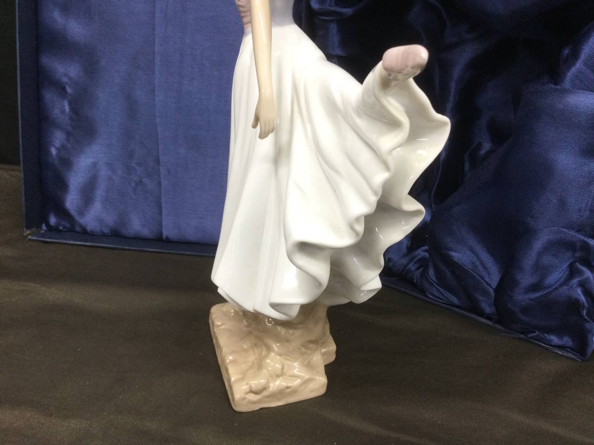 D321-100 royal leo ロイヤルレオ リヤドロ風バレリーナ バレエ 少女