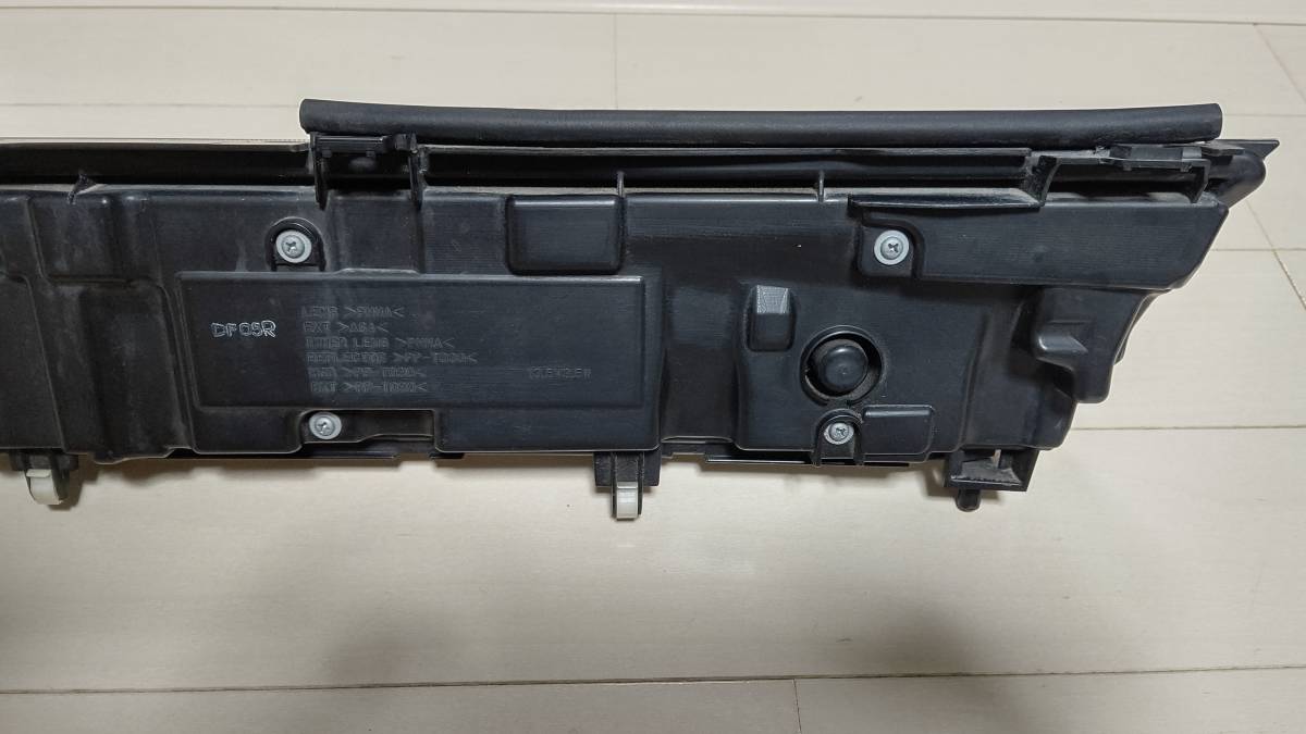 スズキ ワゴンR スティングレー MH34S 前期 純正 フロントグリル 
