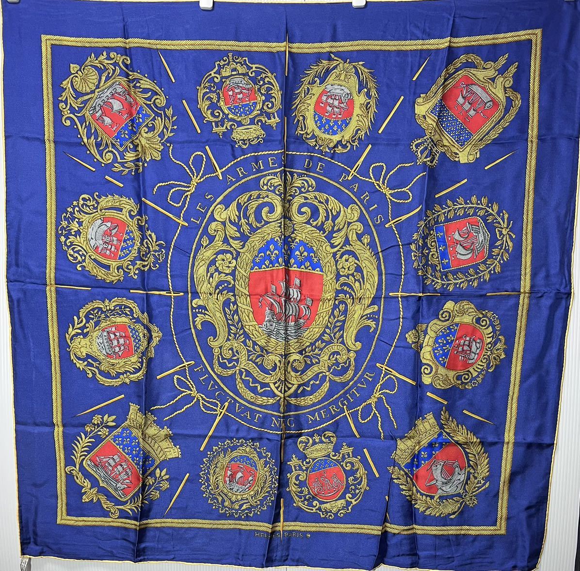 HERMES PARIS エルメス カレ90 LES ARMES DE PARIS FLVCTVAT NEC MERGITVR 【パリの紋章】大判スカーフ シルク フランス製 ブルー系 