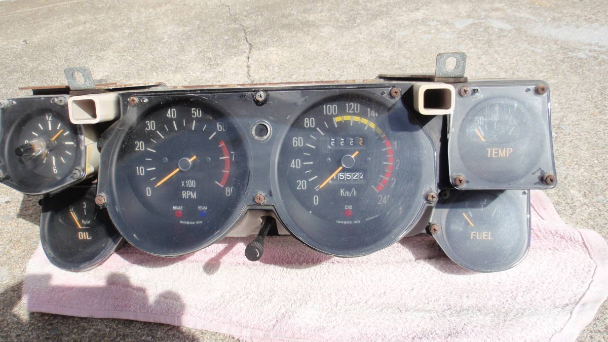 KGC10　KPGC１０　L型　ハコスカ４ドアGTX４７年式セダン　取り外したメーター一式