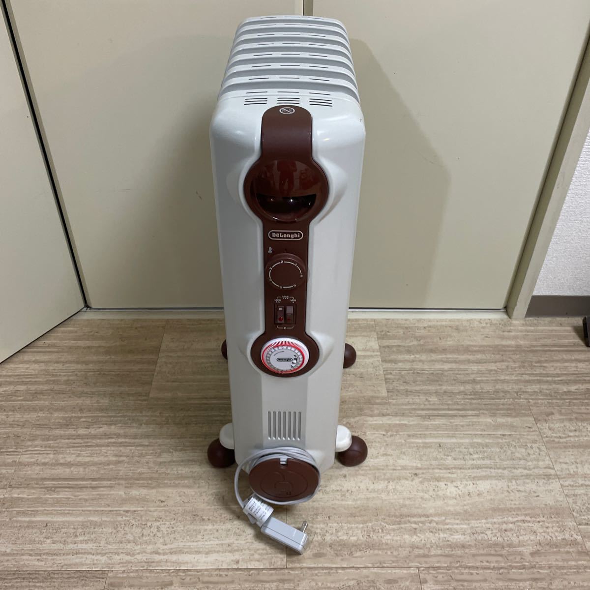 DeLonghi デロンギ オイルヒーター JR0812-BR DeLonghi オイルヒーター
