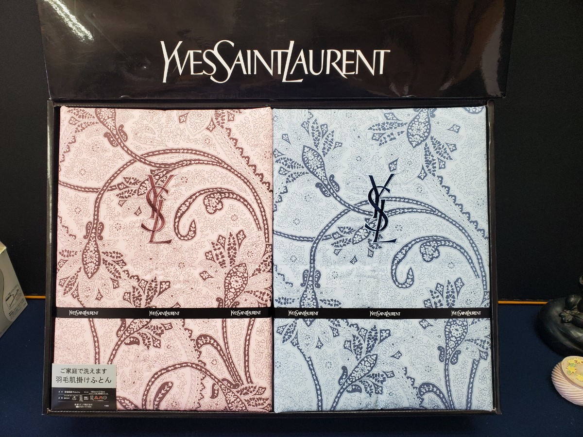 ○イヴ・サンローラン 羽毛肌掛けふとん 2P 150×210cm イヴサンローラン YSL 軽くて心地良い 肌掛布団 2枚セット ペイズリー