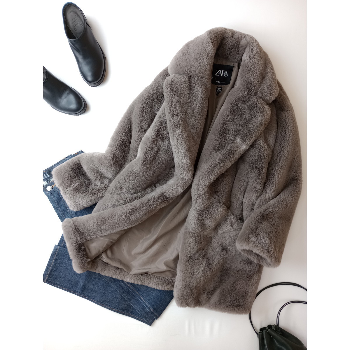 ZARA ザラ エレガントさをプラスする フェイクファー コート XS (QY+ 