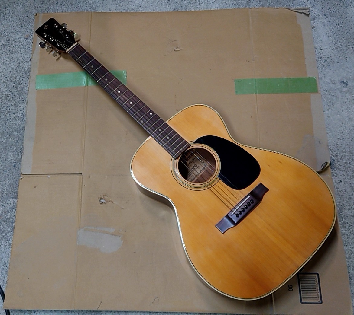 Sonoro F120 GRAND GUITAR グランドギター　　アコースティックギター　弦楽器　ギターケース付き　現状品