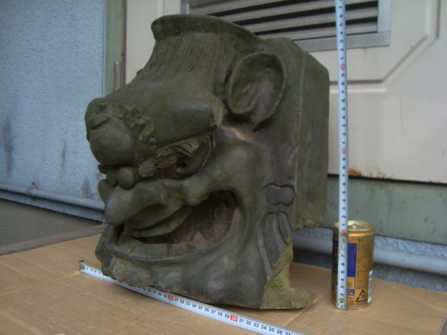 年代物　貴重　鬼瓦 古い昔の鬼瓦 ☆ 鬼面 希少な顔立ち☆魔除け 厄除け 縁起物☆棟 装飾瓦
