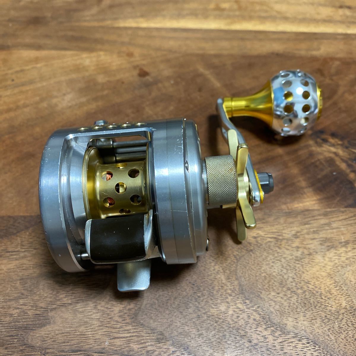 シマノ ☆03カルカッタコンクエスト 200DCSHIMANO コンクエスト