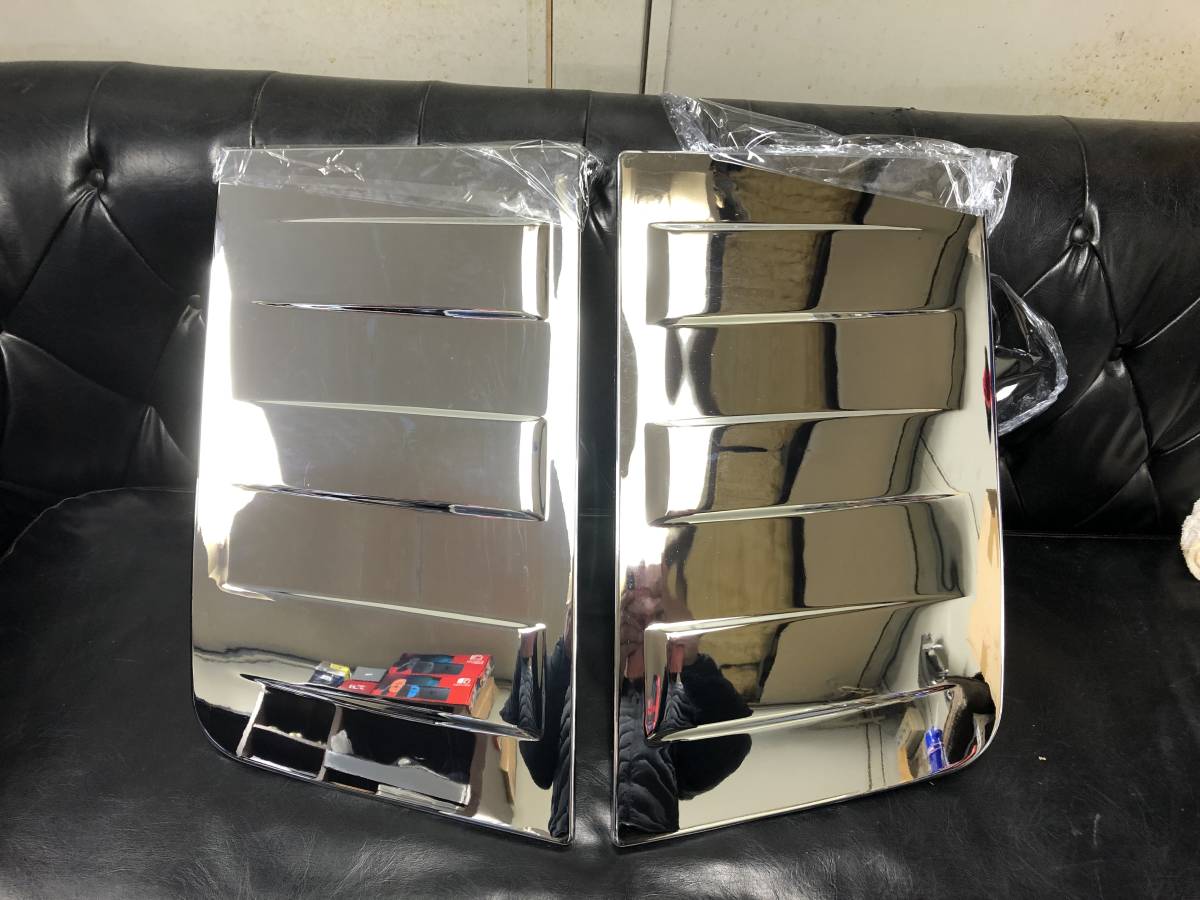 1000円～ 出品【訳なし】日産 UD クオン 大型 寝台 窓 メッキ 