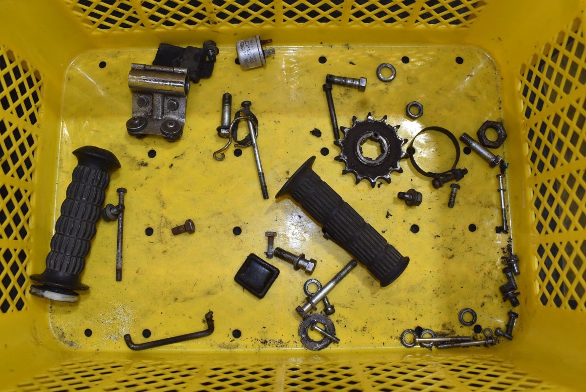 K687 当時物 純正 KH400 ネジ小物類 0030 検) KH250 S3 S1 マッハ