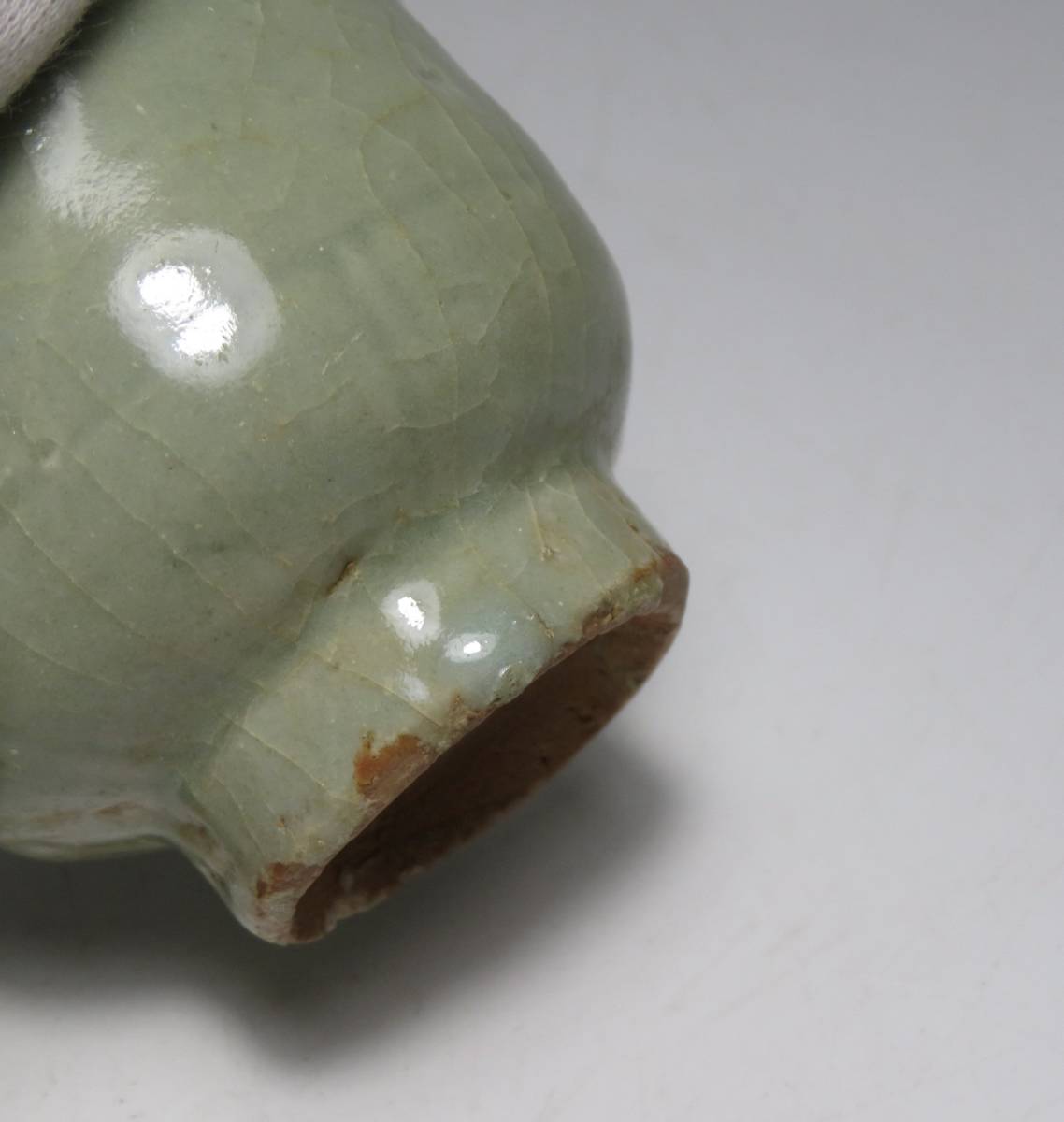 A23S19中国美術 明時代 龍泉窯 青磁花卉文筒杯 茶器 時代物 置物 唐