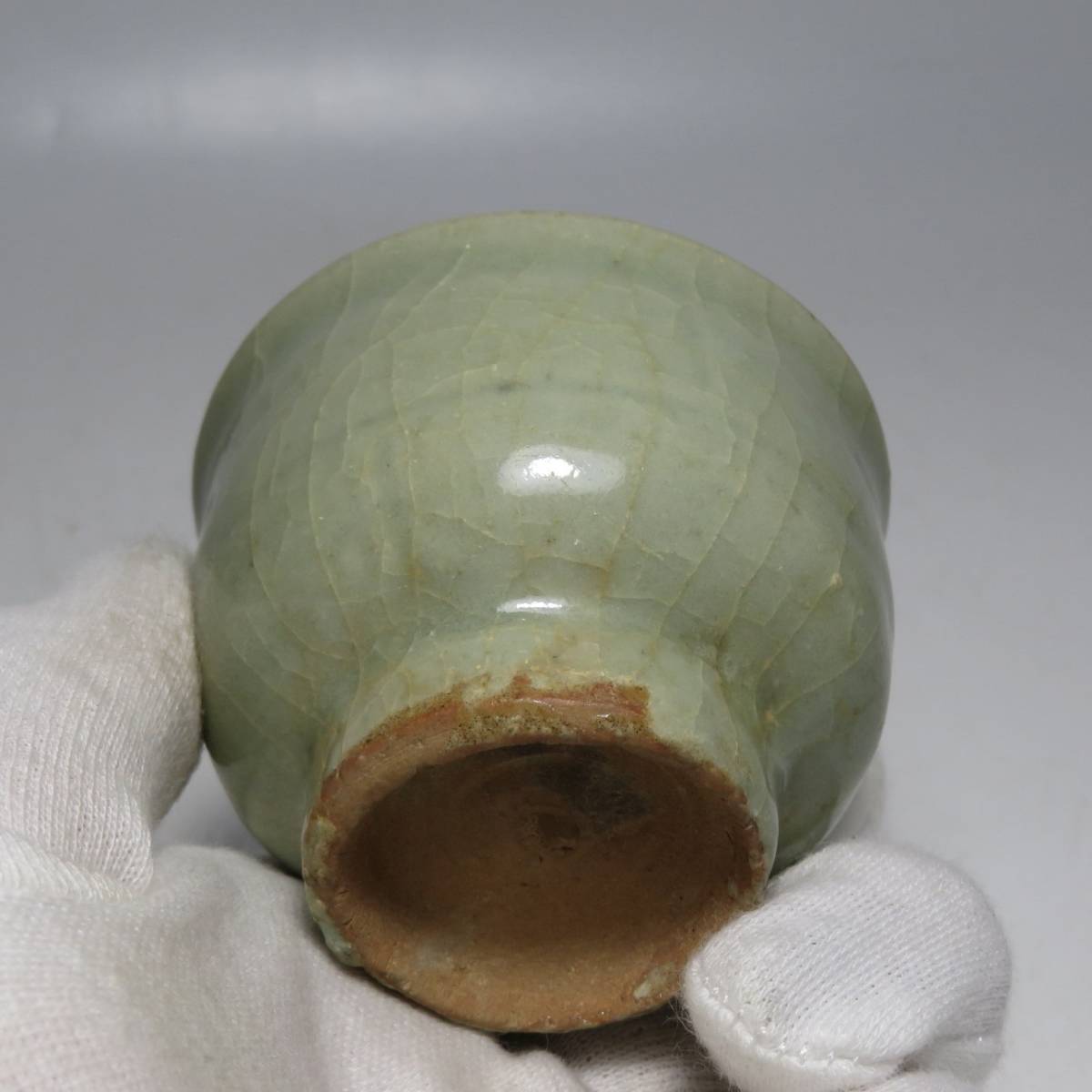 A23S19中国美術 明時代 龍泉窯 青磁花卉文筒杯 茶器 時代物 置物 唐