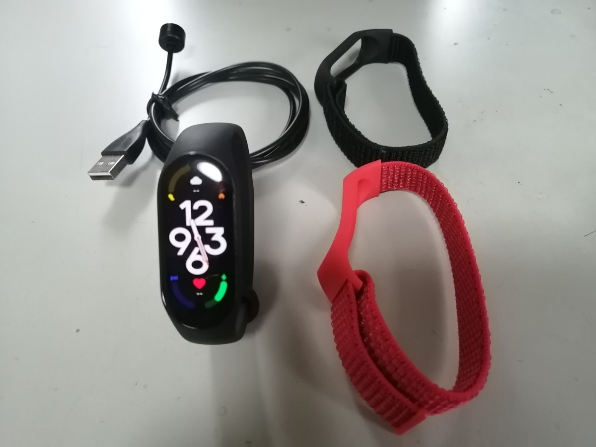 爆買い，豊富な Xiaomi Smart Band7 シャオミ スマートウォッチ(スマートウォッチ本体)｜売買されたオークション情報、yahooの商品情報をアーカイブ公開 - オークファン スマートウォッチ本体