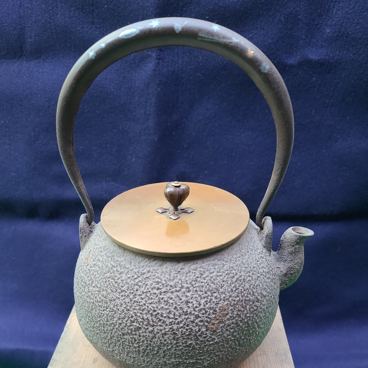 A-壁 南部鉄器 茶釜 丸釜 筋目紋 鉄瓶 鋳物 茶道具 レトロ インテリア A-壁 南部鉄器 茶釜 丸釜 筋目紋 鉄瓶 鋳物 茶道具 レトロ インテリア