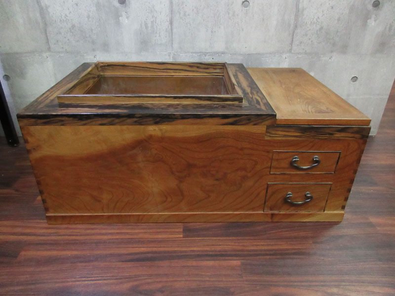 ☆K129 時代物 【長火鉢】 高さ（約）35.5ｃｍ 黒柿 猫板付 関東長火鉢 欅 無垢材 囲炉裏 古民具 茶道具 時代家具 骨董品 アンティーク