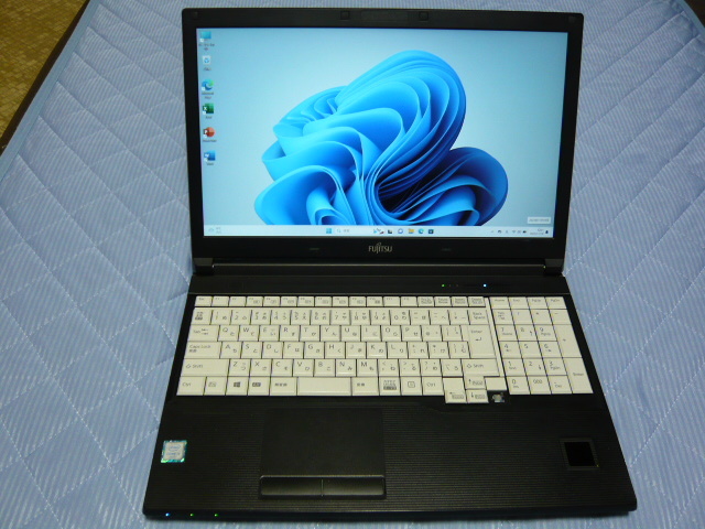 富士通LIFEBOOK A746/N 15.6型/Win11/Core-i3/メモリ4GB/SSD128GB