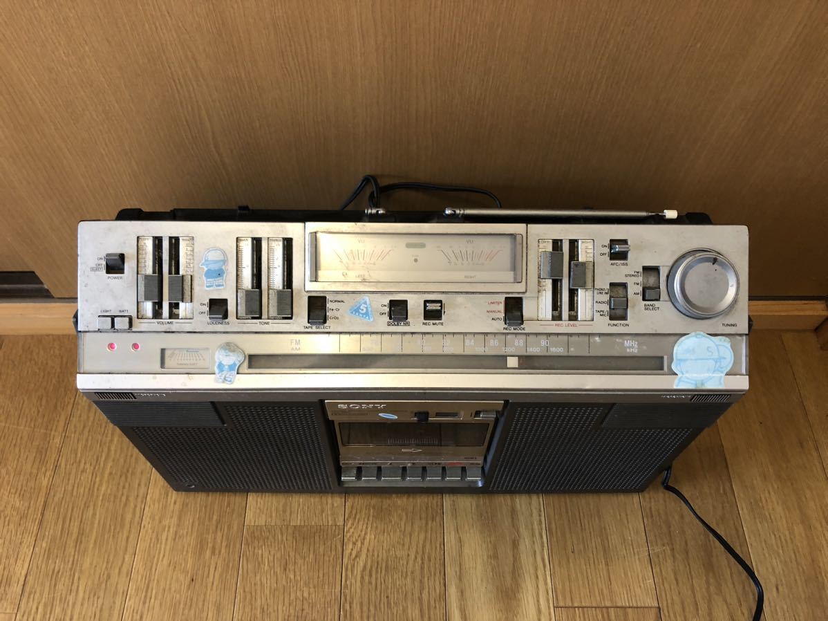 送料無料，安い SONY CFS 686 カセットレコーダー ラジカセ ステレオ