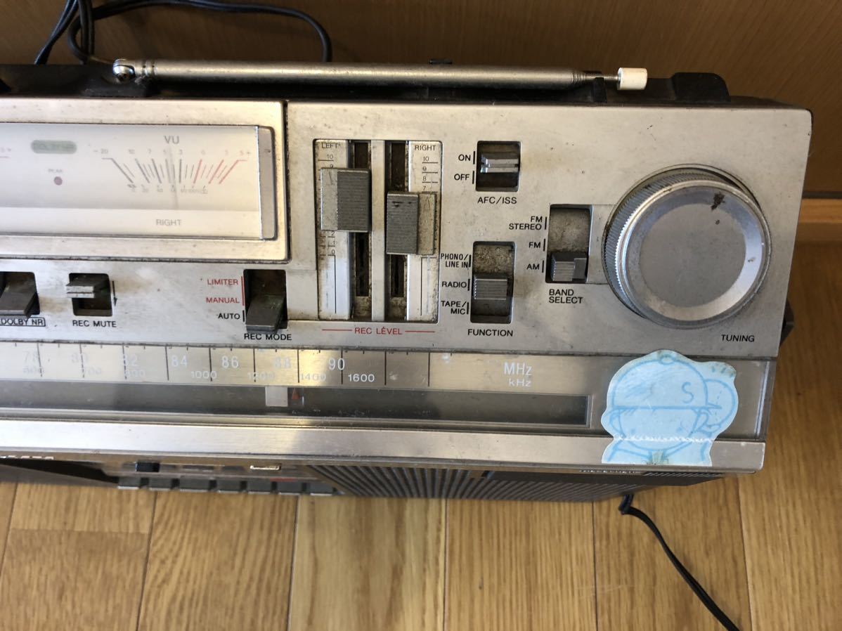 送料無料，安い SONY CFS 686 カセットレコーダー ラジカセ ステレオ