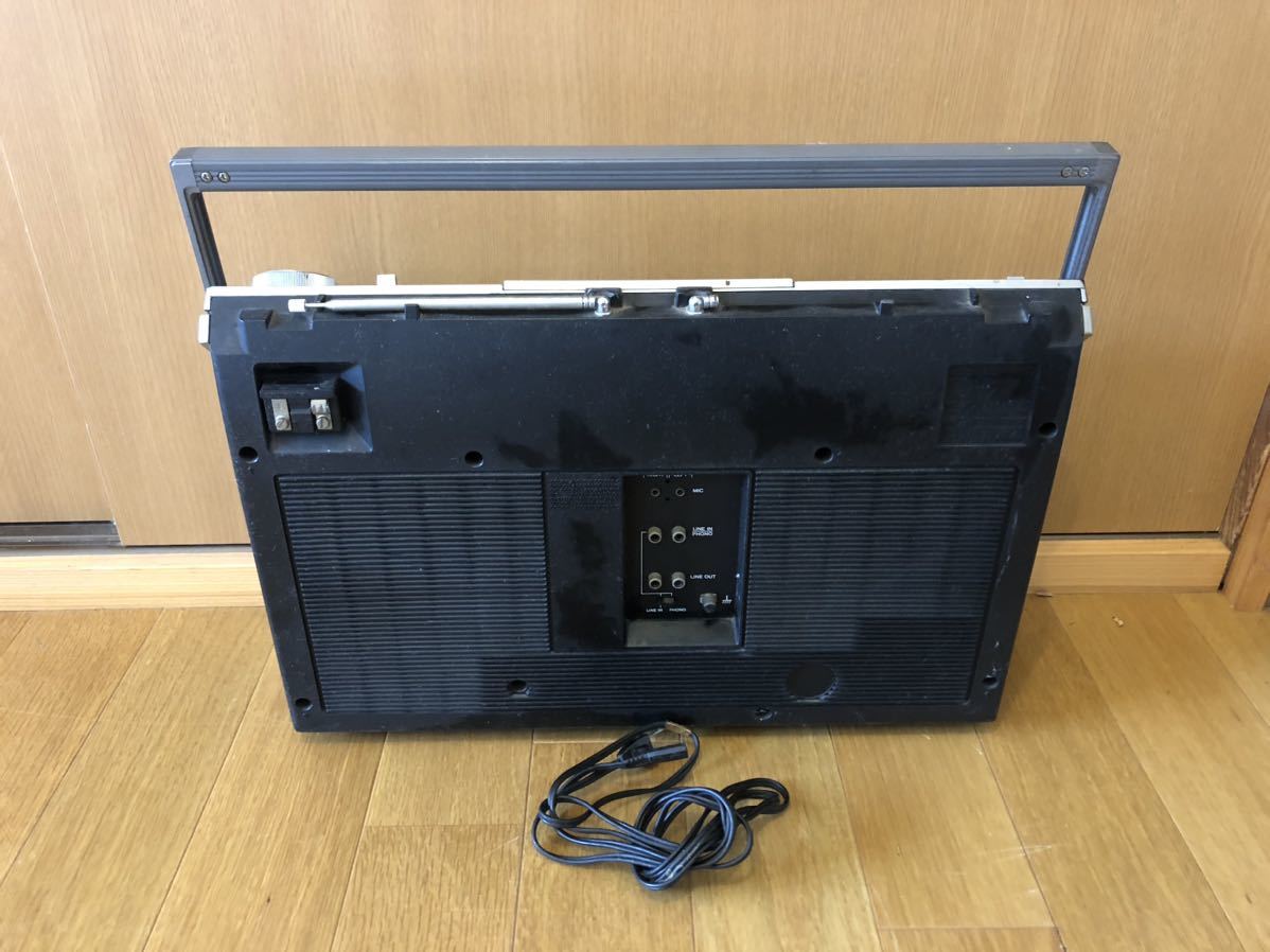 送料無料，安い SONY CFS 686 カセットレコーダー ラジカセ ステレオ