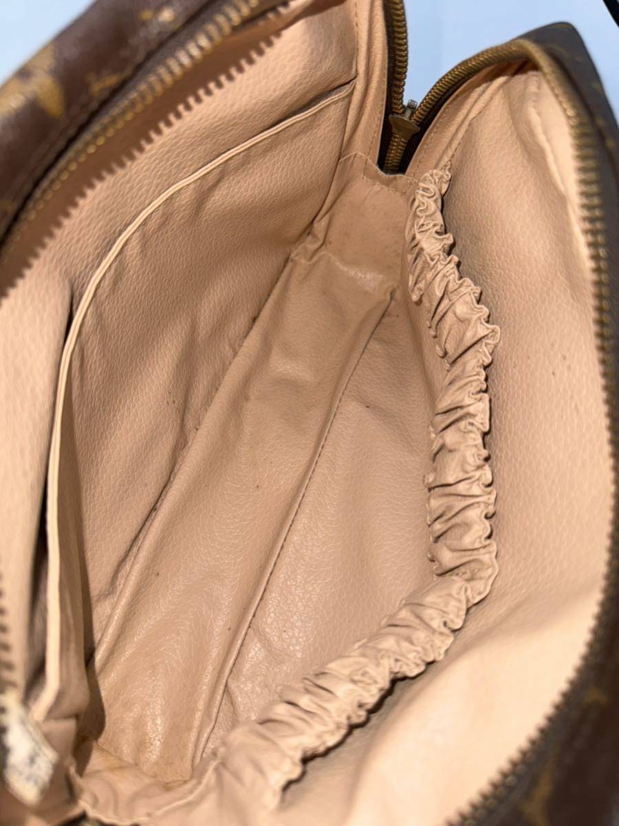 ☆ LOUIS VUITTON / ルイヴィトン トゥルース トワレット 23