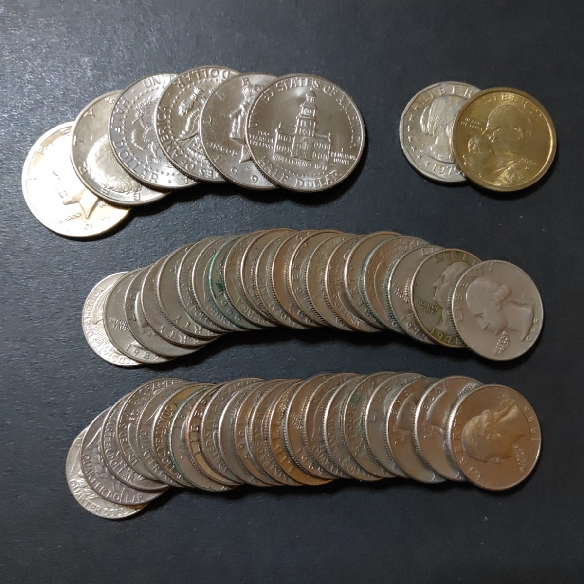 アメリカ 1ドル硬貨2枚・50セント硬貨6枚・25セント硬貨40枚