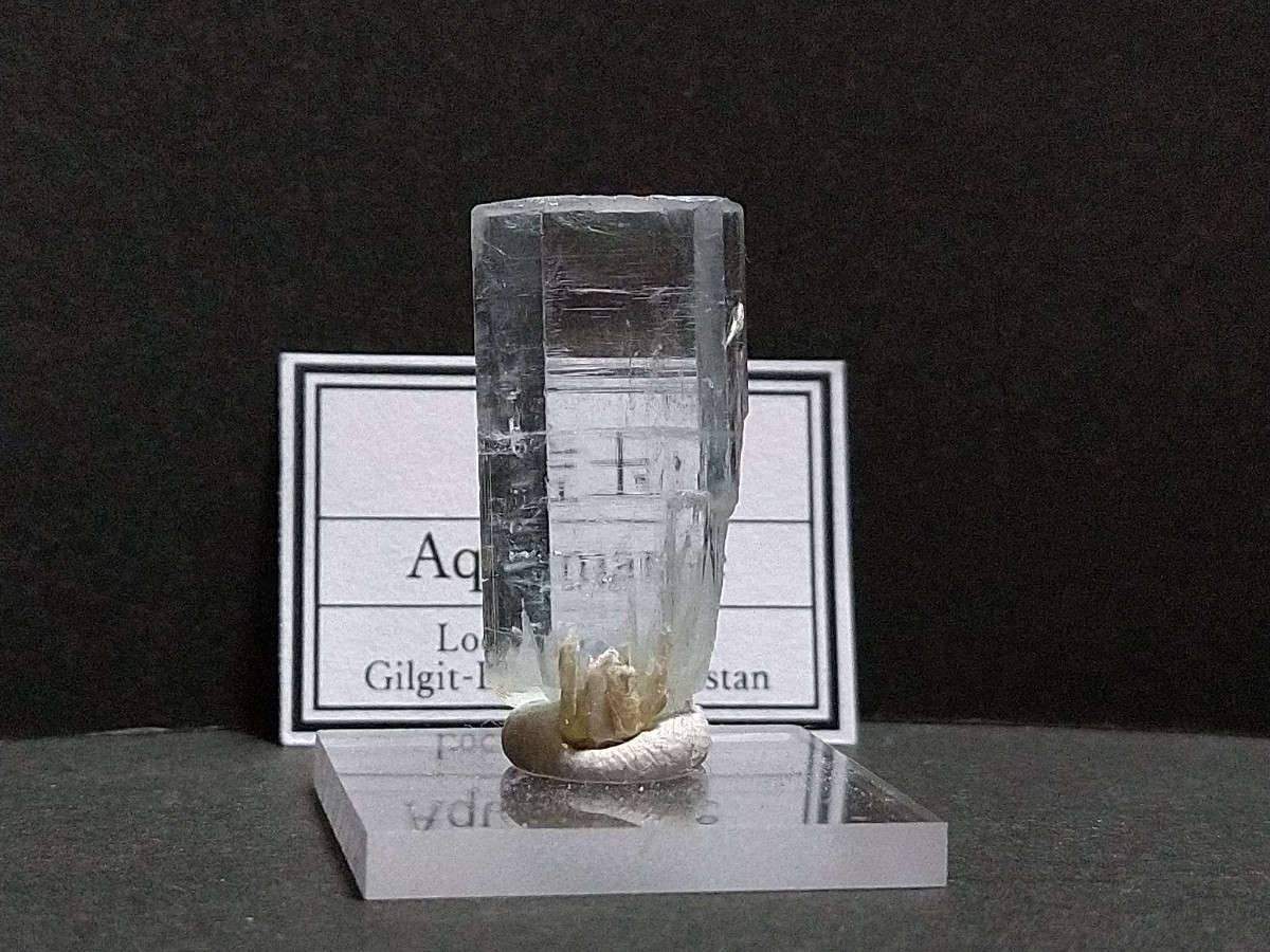 鉱物標本(緑柱石) Beryl 鉱物標本 アクアマリン 藍玉 緑柱石