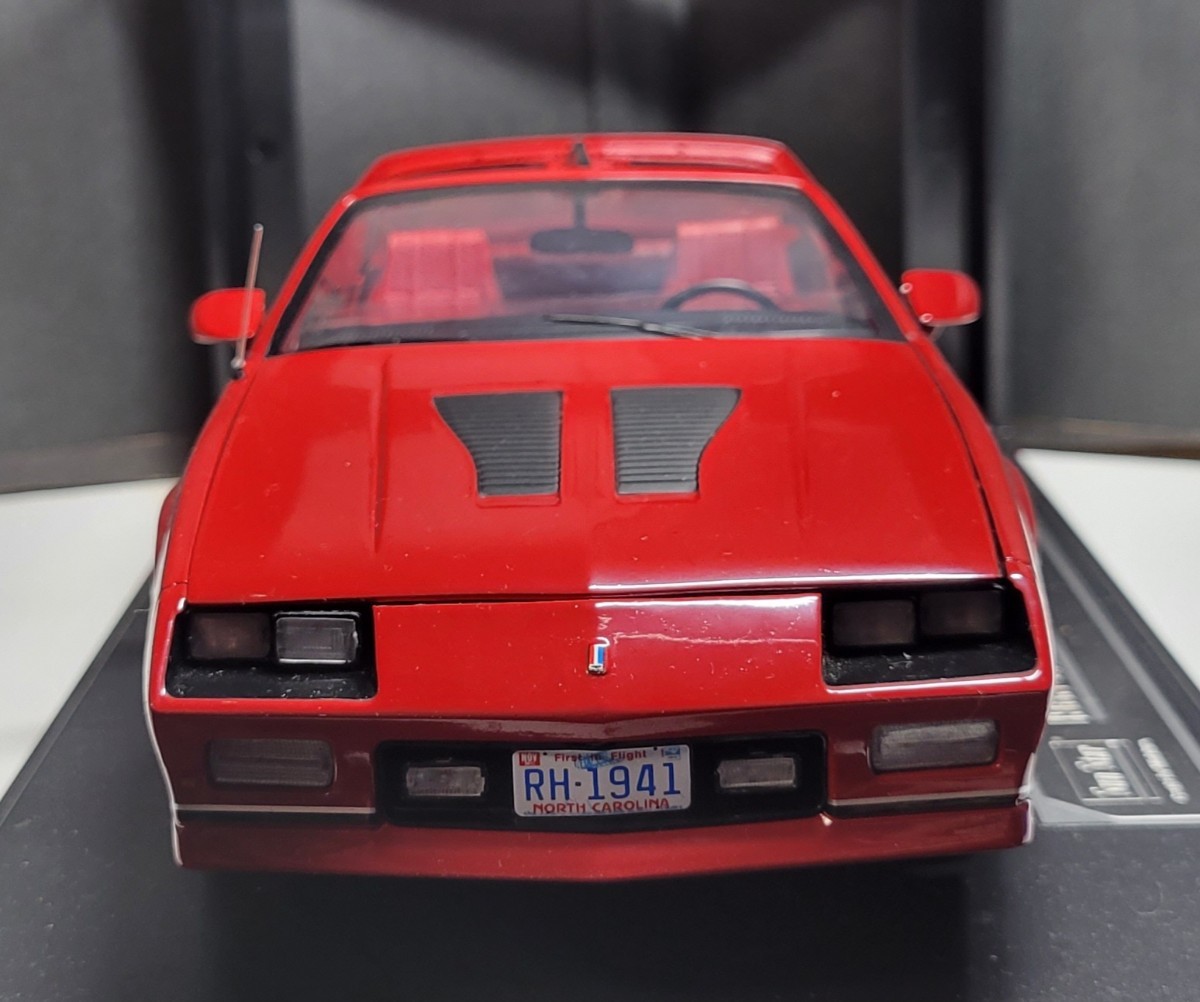 SunStar1⁄18 1982シボレーカマロZ28ダイキャストモデル箱付きの通販は