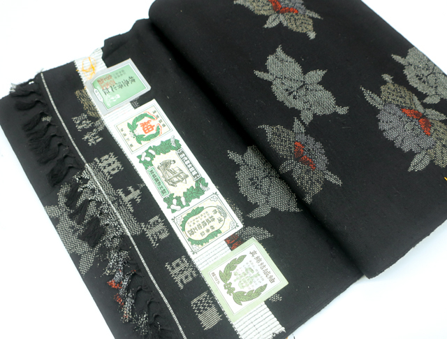 《京都一輝堂》【着物】 結城紬 反物 特選 花文様 23W-8357