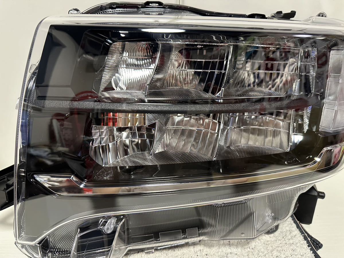 ダイハツ タント ファンクロス LA650S LA660S LED 左ヘッドランプ 左