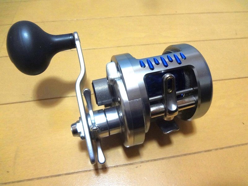 シマノ カルカッタコンクエスト 300 タイプJ-M(良品・機関良好 シマノ カルカッタコンクエスト 300 タイプJ-M(良品・機関良好