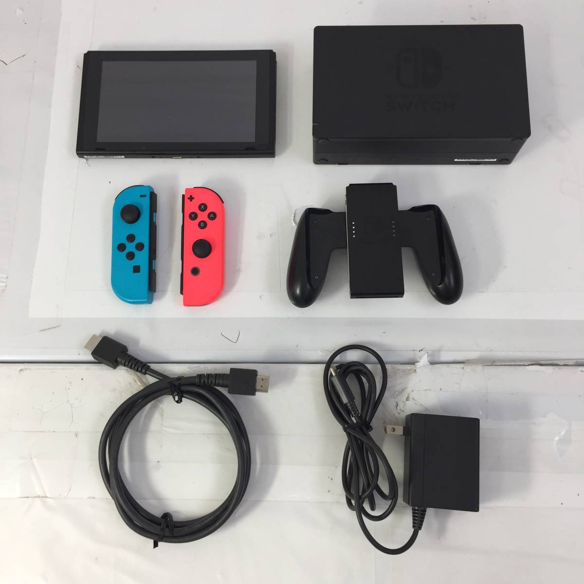 【品質保証，お得】 半ジャンク ニンテンドースイッチ本体 HAC-001 Joy-Con/Joy-Conグリップ/ドック/アダプター/HDMIケーブル セット H112903(ニンテンドースイッチ本体)｜売買されたオークション情報、yahooの商品情報を ニンテンドースイッチ本体