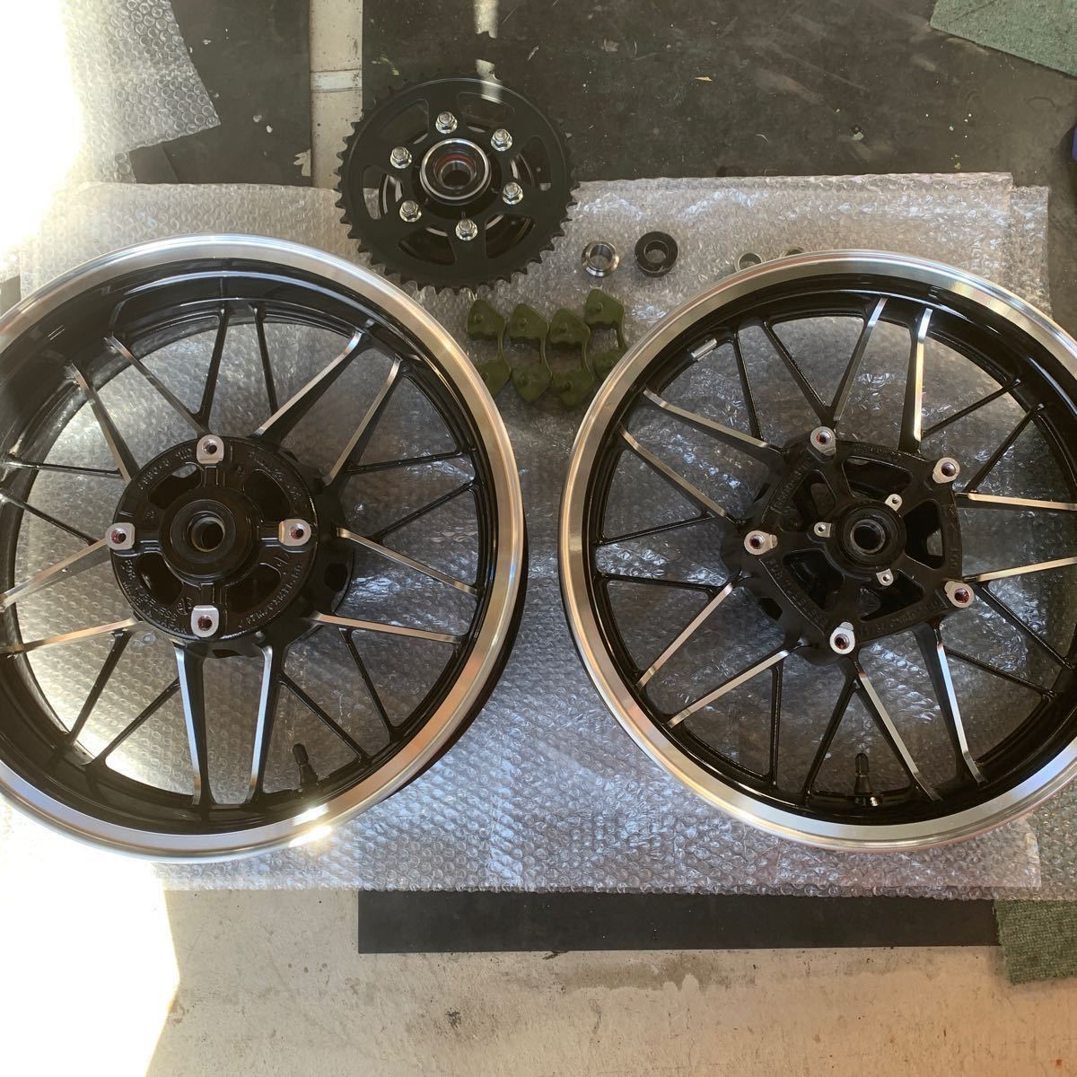 Z900RS純正ホイール前後セット 【公式通販】