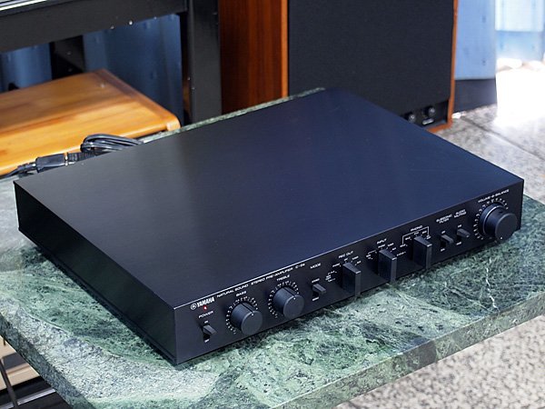 YAMAHA C-2a ♪ヤマハ・サウンドを象徴する 銘プリアンプ