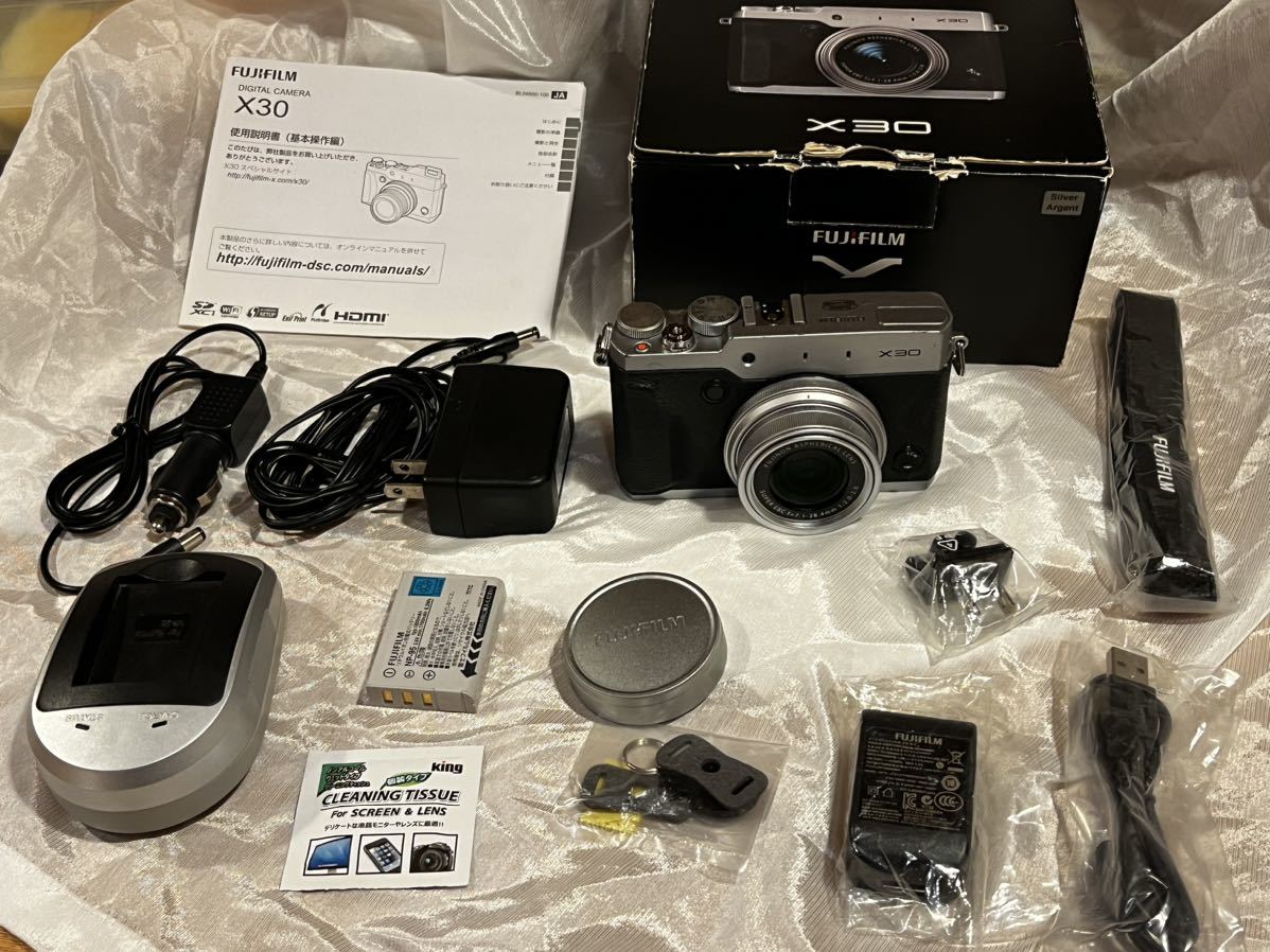 FUJIFILM プレミアムコンパクトデジカメ X30 訳あり カメラ種類:小型