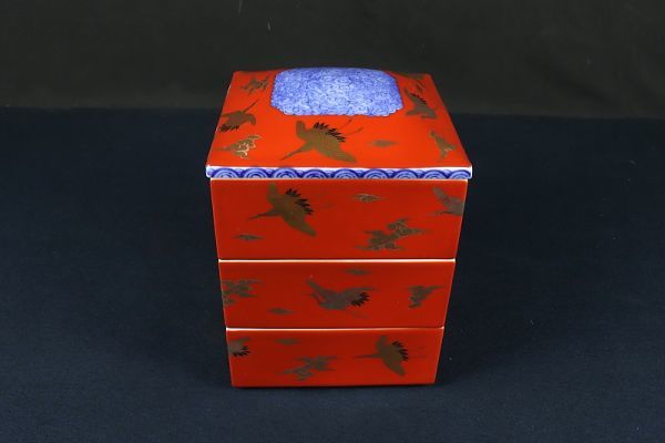 深川製磁 染錦手波鶴紋 三段重 重箱 お正月 鶴 蓋物