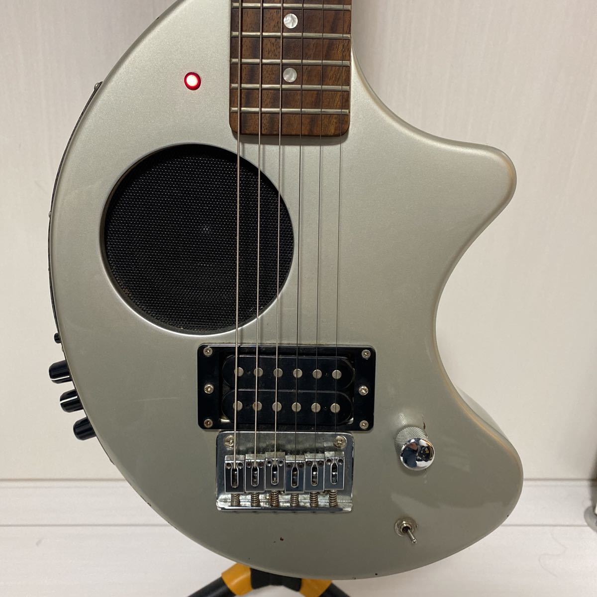 フェルナンデス DIGI-ZO HYPER シルバー アンプ内蔵ギター