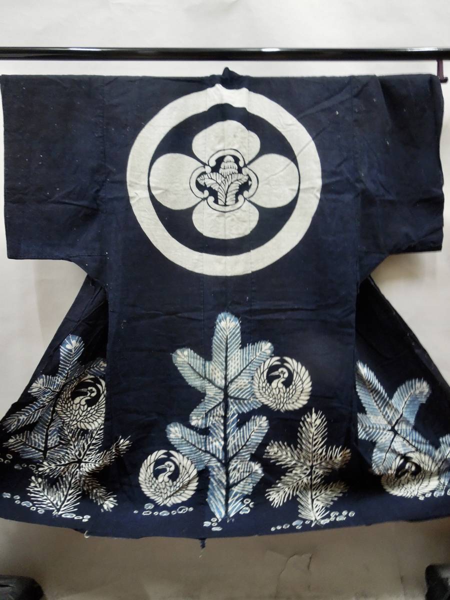 木綿織物 古布 古裂 No231 筒描 夜着 襟なし 藍染 家紋入り 鶴