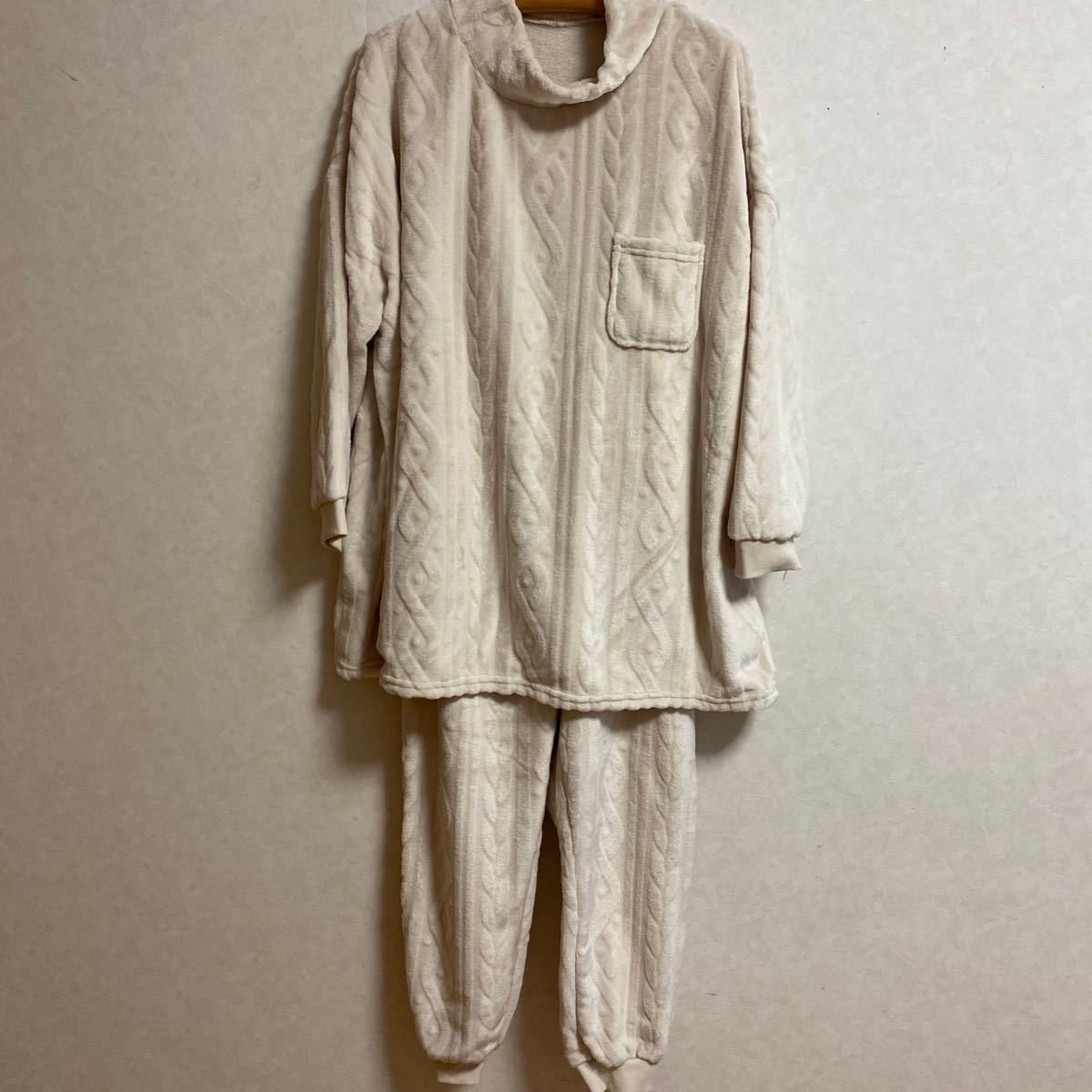 KN1919 ＊4L 大きいサイズ　ふわふわもこもこケーブルフリースパジャマ　ホームウエア 上下 ベージュ