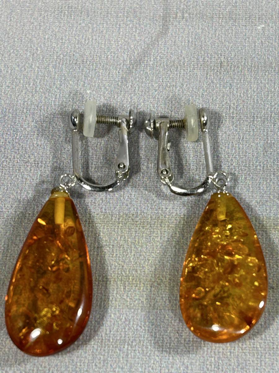 K14WG 14金 ホワイトゴールド 金具使用 琥珀 コハク の イヤリング 金具に擦れ 汚れ、コハクに細かい擦れ有るも 状態そんなに悪くない