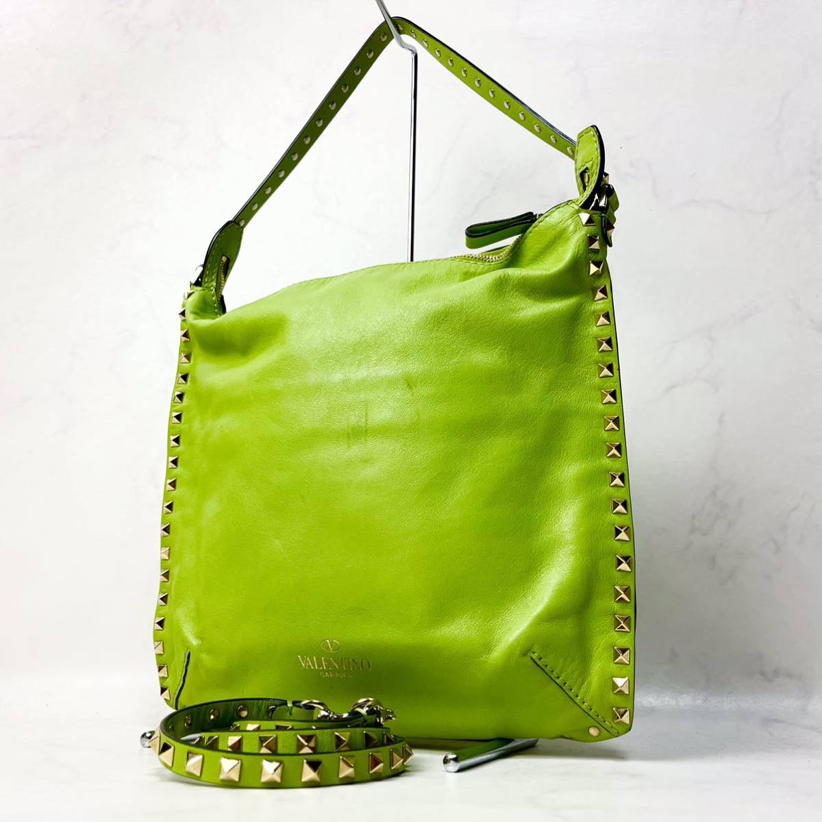  VALENTINO GARAVANI ヴァレンティノ ガラヴァーニ スタッズ レザー 本革 2way ハンドバッグ ショルダーバッグ グリーン(皮革製)｜売買されたオークション情報、yahooの商品情報をアーカイブ公開 - その他