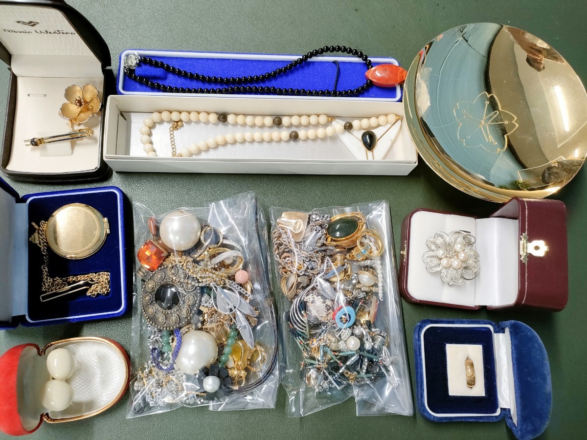 004 遺品整理品 アクセサリー ネックレス 指輪 リングなど色々 無選別